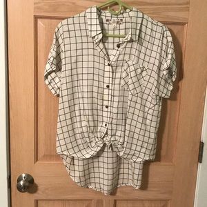 Pink rose checkered top size Medium